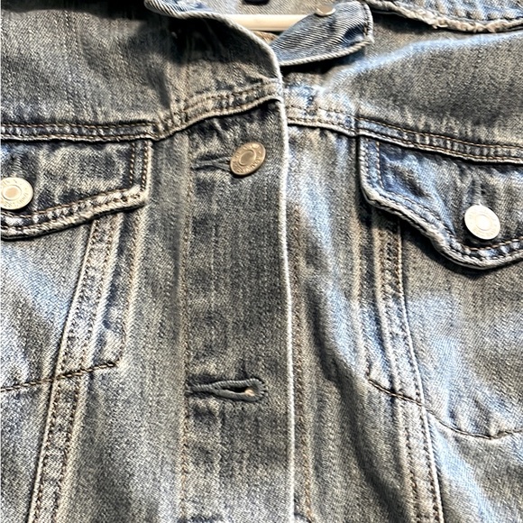 GAP Jackets & Blazers - Gap jean jacket blue size large